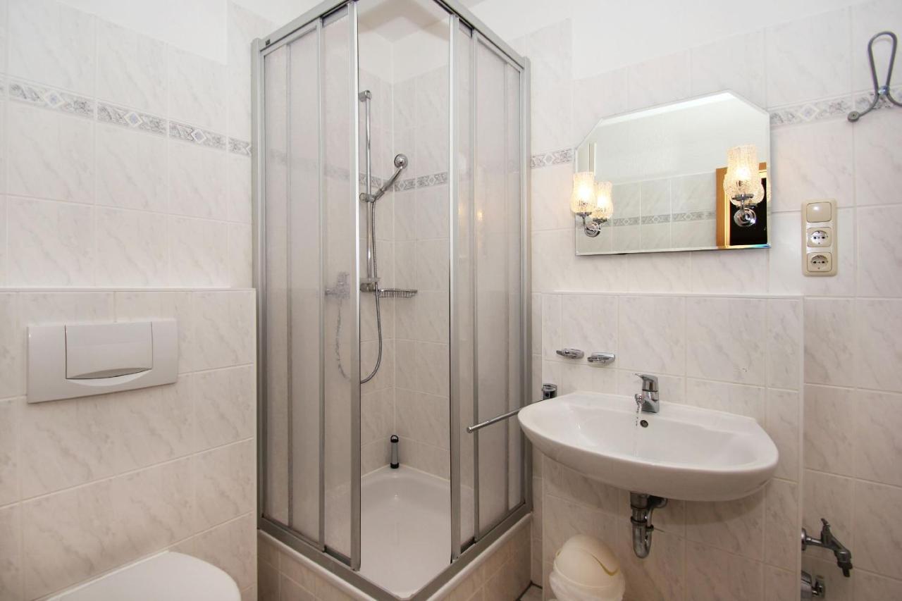 גוהרן Balkon, Gratis Nutzung Vom Ahoi Erlebnisbad Und Sauna In Sellin - Villa Karola Fewo 09 מראה חיצוני תמונה